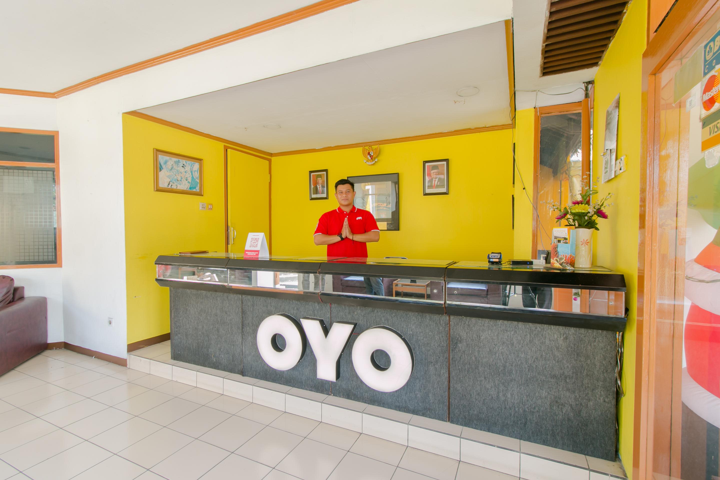 Oyo 1996 Koneng Hotel Cibodas Exteriör bild